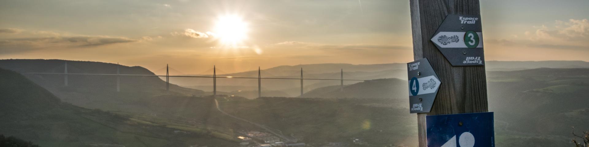 Balises Trail Vue Viaduc Couchant