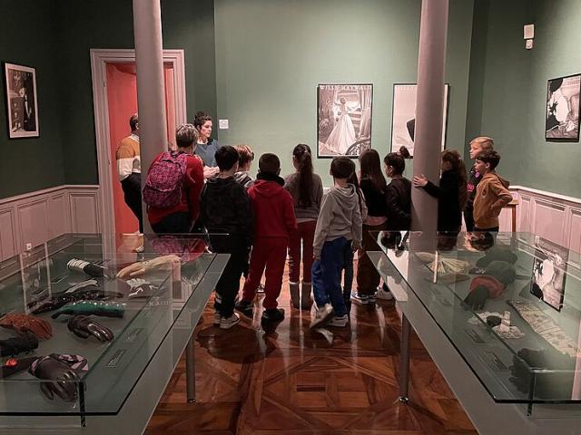 Musee De Millau Mumyg Section Ganterie Ville De Millau Csm Visite Du Musee Ecole Privee Aguessac 5 265fc74098