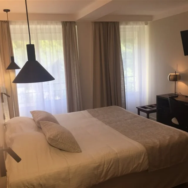 HOTEL DOUSSIERE - ALICANTA